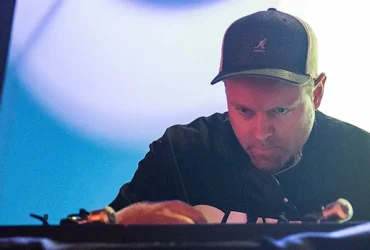 Cj wellsmore vine st dom west remix dj shadow